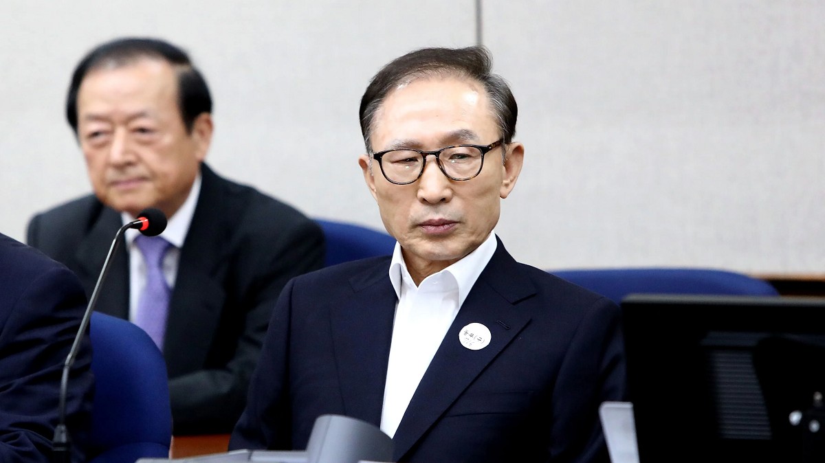 १७ वर्षको जेल सजाय विरूद्धको अपिल हारेपछि दक्षिण कोरियाका पूर्व राष्ट्रपति ली पुनः जेल जाने