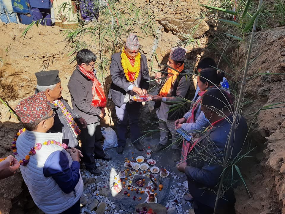 बागलुङको ताराखोलामा औद्योगिक ग्रामका पूर्वाधार निर्माण सुरु,मन्त्री लम्साल द्धारा शिलान्यास