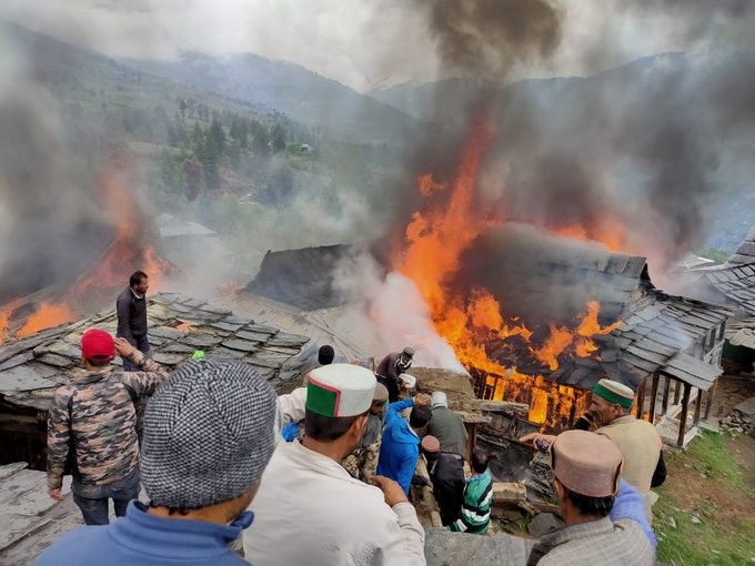 सुकुमबासी बस्तीमा आगलागी