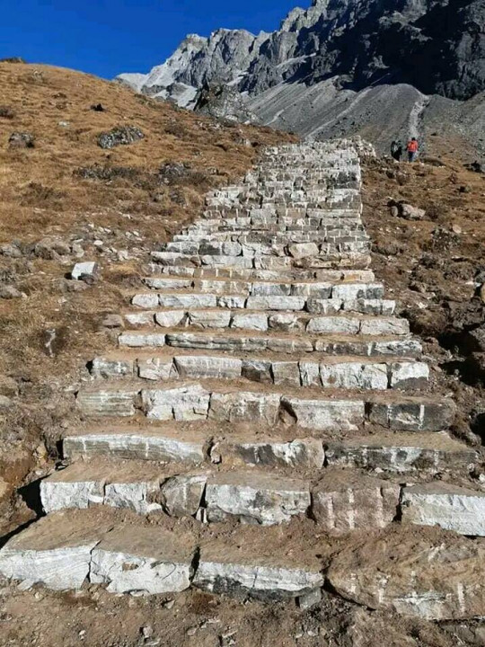 पर्यटन प्रवदद्र्धनका लागि हेलम्बुमा पदमार्ग निर्माण