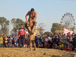 रुपन्देहीका मेलामा कुस्ती प्रतियोगिताको रौनक