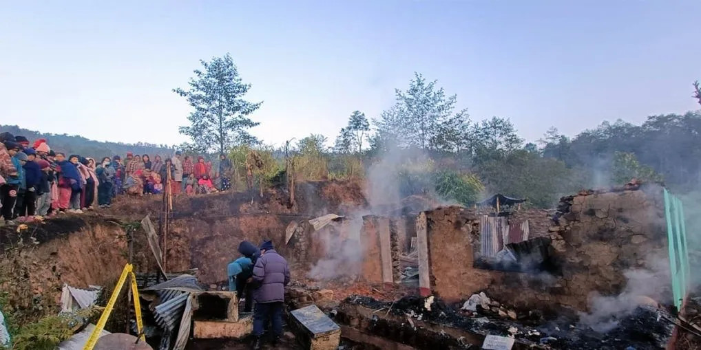 पाँचथरमा आगलागी: एकै परिवारका दुईको मृत्यु, २ जना घाइते    