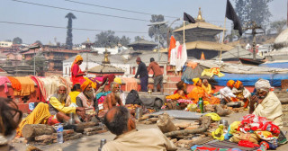 महाशिवरात्रिका लागि पशुपति आएका साधुसन्तको बिदाइ गरिँदै