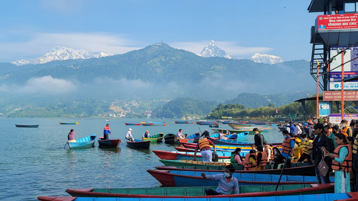 फेवाताल किनारका पुराना डुङ्गा व्यवस्थापन गर्न थालियो