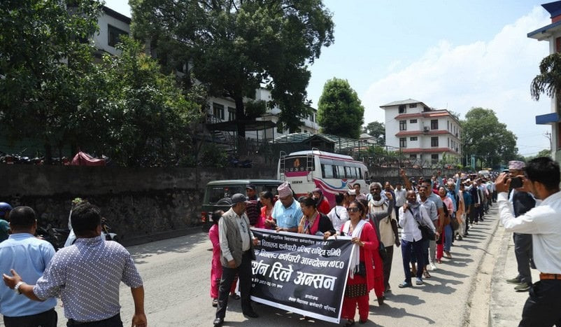 विद्यालय बन्दको कार्यक्रम फिर्ता