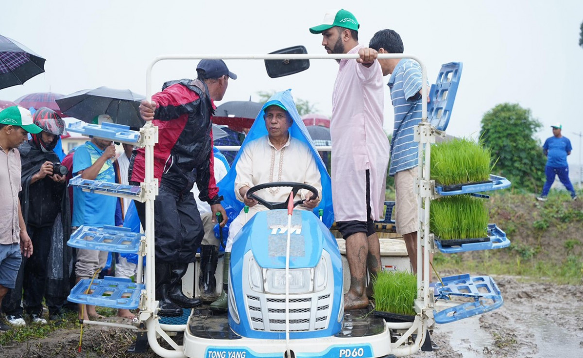 rice-planting-machine-Beduram-Bhusal-1.jpg