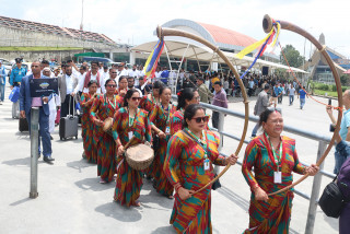 जहाज चार्टर्ड गरी बंगलादेशबाट नेपाल घुम्‍न आए सात सय पर्यटक