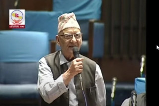 चित्रबहादुर केसी भन्छन् : ‘यही तरिकाले जनता विदेशिरहे दश बिस वर्षपछि देश रित्तै हुन्छ’