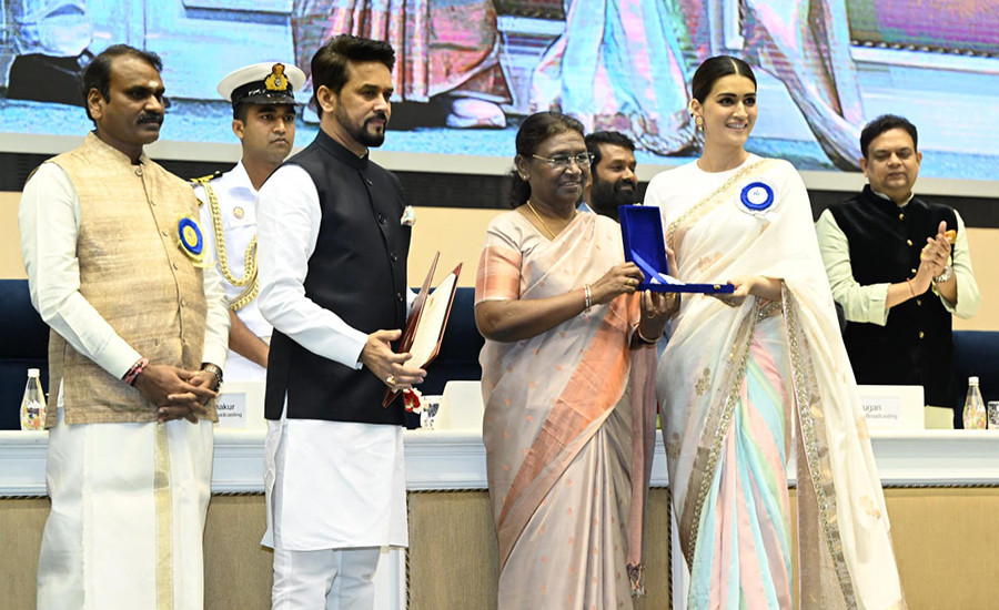 National-Film-Award-India-Kriti-Senon.jpg