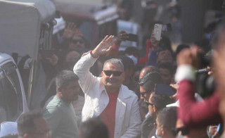 प्रदर्शन स्थगित गरेर सांस्कृतिक कार्यक्रममा दुर्गा प्रसाईं