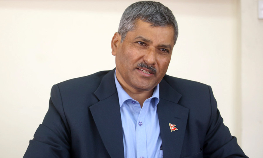 गभर्नर अधिकारीको शैक्षिक योग्यतामा किन उठ्यो प्रश्न ?