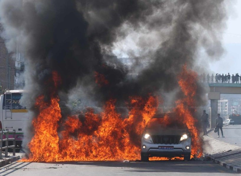 ईपीएस पीडितले ग्वार्कोमा गरे मन्त्रीको गाडीमा आगजनी (फोटोफिचर)