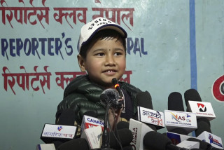 ६ वर्षीय विश्वासले विश्वका सबै देशको झण्डा चिन्ने परिवारको दाबी, गिनिज बुक अफ वल्र्ड रेकर्डका लागि