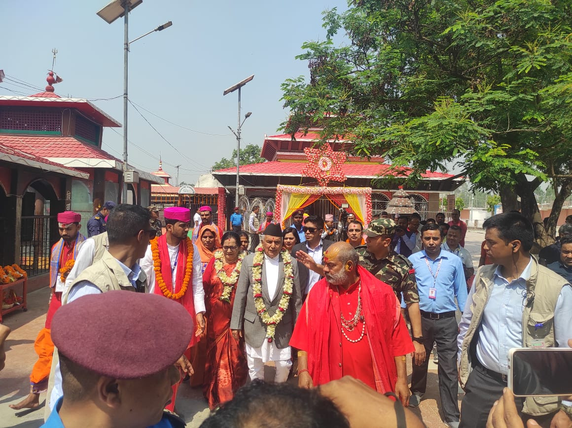 राष्ट्रपति पौडेलद्वारा छिन्नमस्ता मन्दिरमा पूजा अर्चना