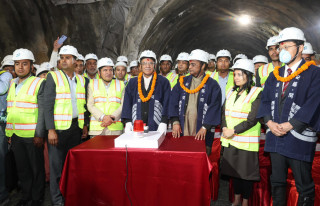 सुरूङमार्ग निर्माणले राष्ट्रिय लक्ष्य प्राप्तिमा ठूलो भूमिका खेल्नेछ : प्रधानमन्त्री