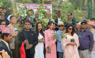 ‘जन्मदिनलाई सत्कर्म अभियानसँग जोडौं’ अभियानको पहलमा विश्व पृथ्वी दिवसको अवसरमा  कलाकारले गरे पशुपतिमा वृक्षरोपण