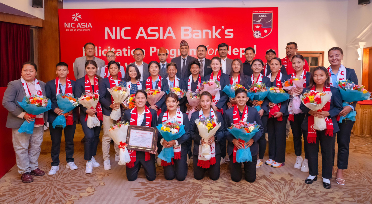 एन आई सी एशिया बैंकले गर्यो राष्ट्रिय महिला फुटबल टोलीलाई सम्मान
