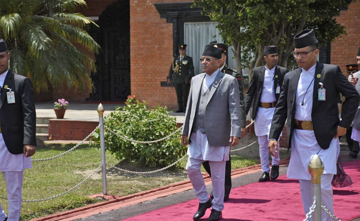 PM-prachanda-Departure-to-Delhi-TIA4.jpg