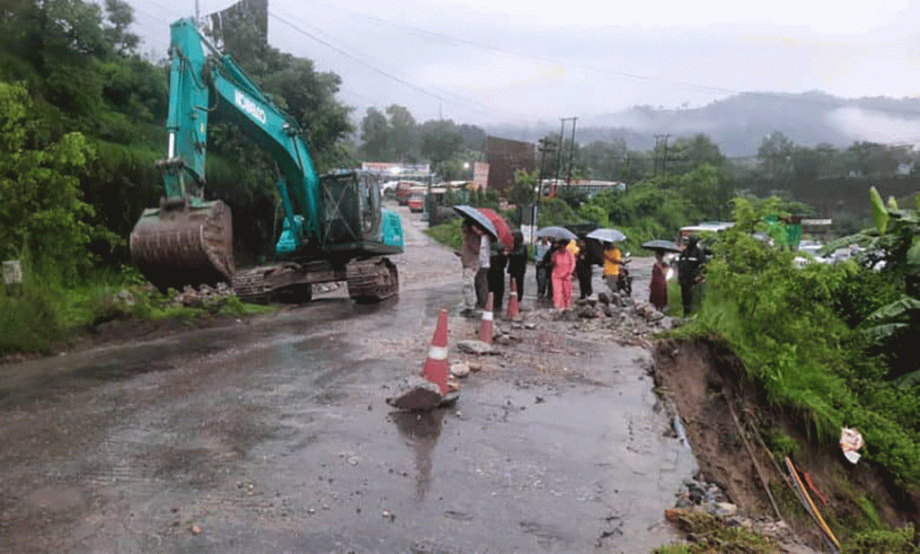 पोखरामा पृथ्वीराजमार्ग भासियो