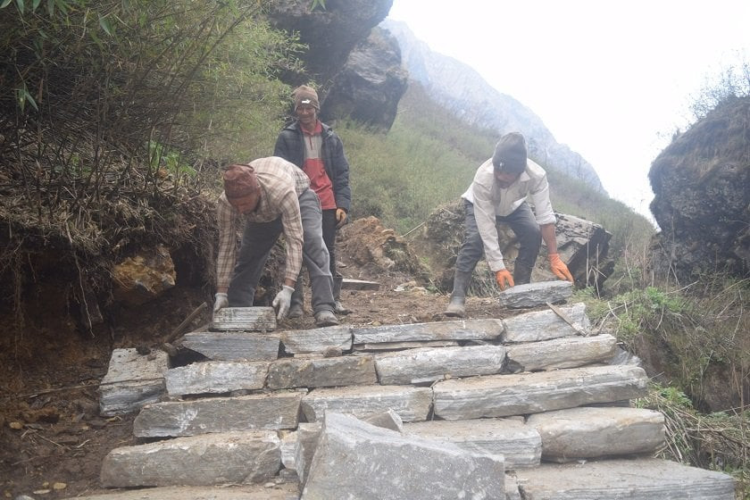 धवलागिरि आइसफल पदमार्ग निर्माणमा तीव्रता