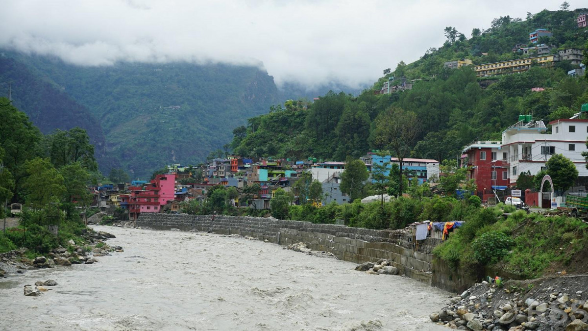 म्याग्दी नदीको कटान रोक्न मङ्गलाघाटमा पर्खाल निर्माण