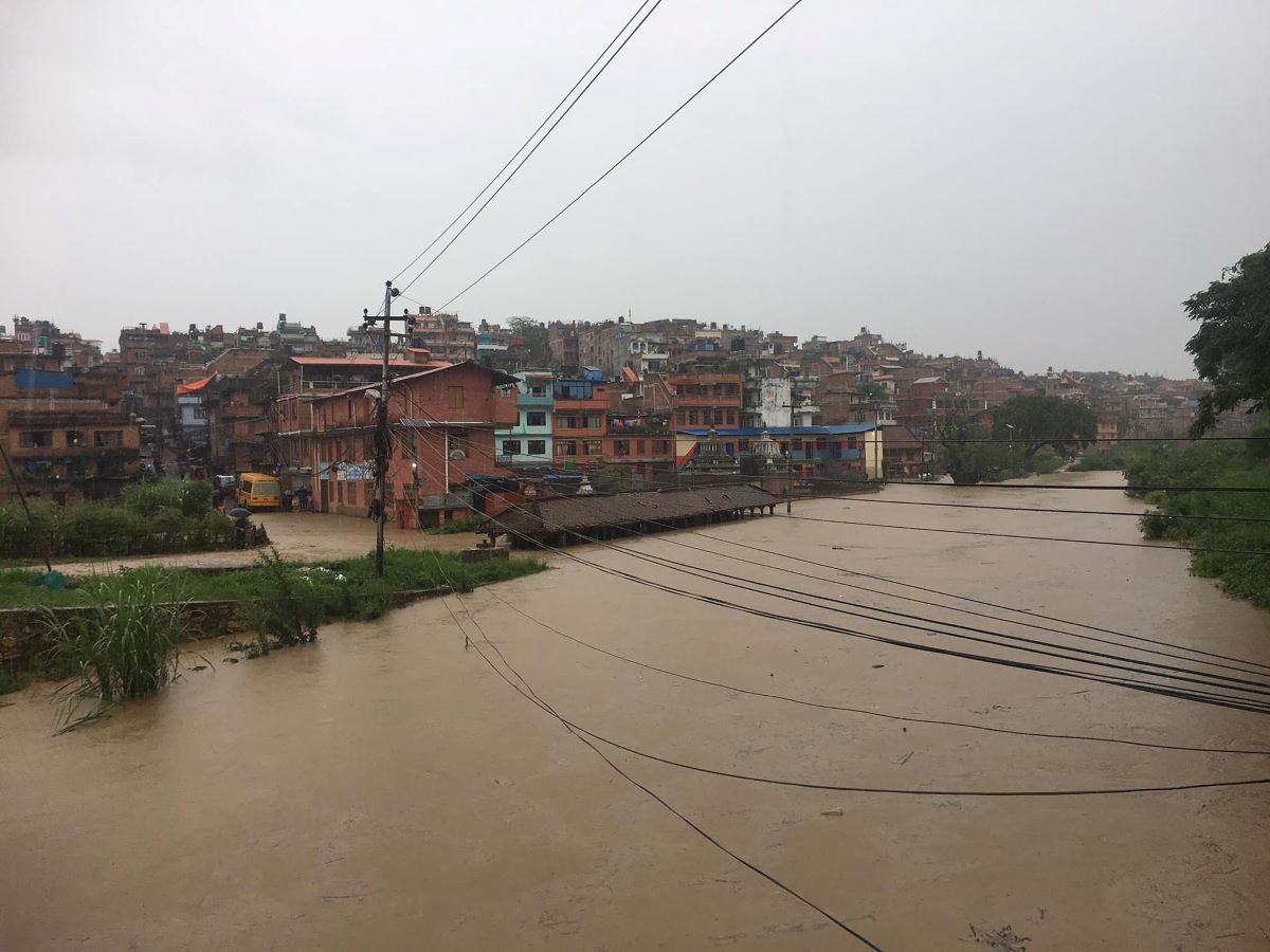 भक्तपुरको हनुमन्ते खोलामा बाढी, तटीय क्षेत्रमा डुबान