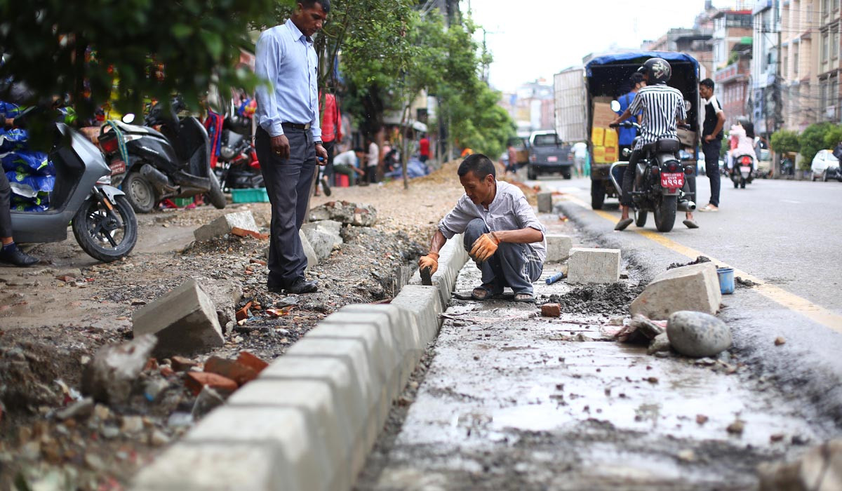 kathmandu-footpath-road-11.jpg