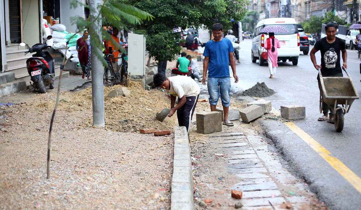 kathmandu-footpath-road-12.jpg