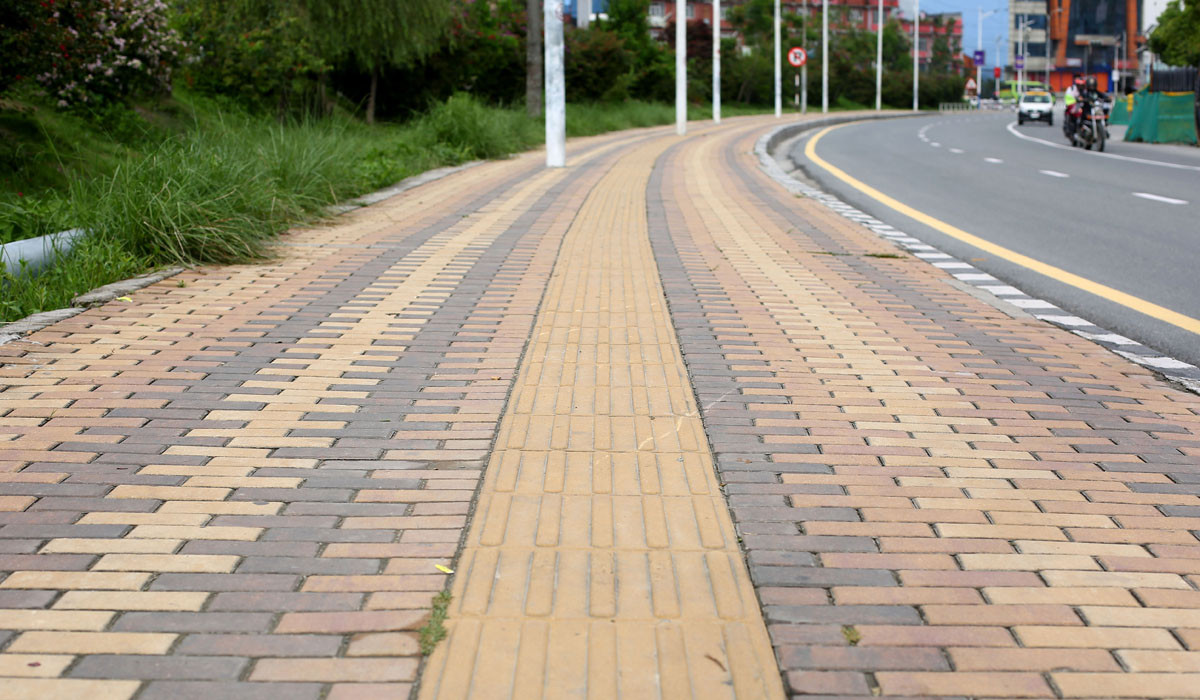 kathmandu-footpath-road-2.jpg