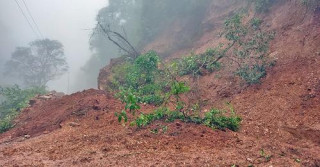 वर्षाले उदयपुरका ग्रामीण सडक अवरुद्ध