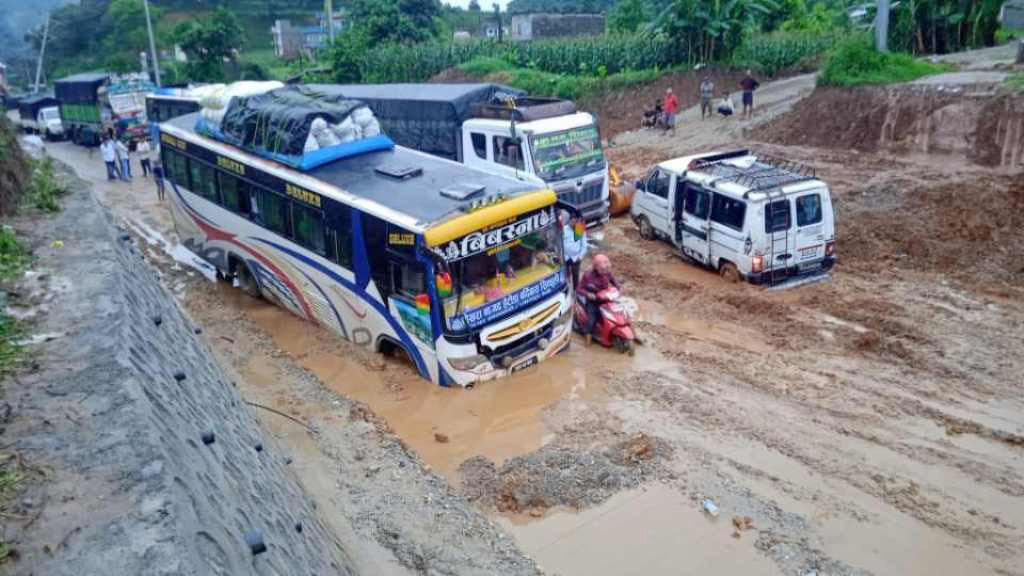 ‘सडक यात्रालाई सुरक्षित बनाउन विलम्ब नगरौँ’