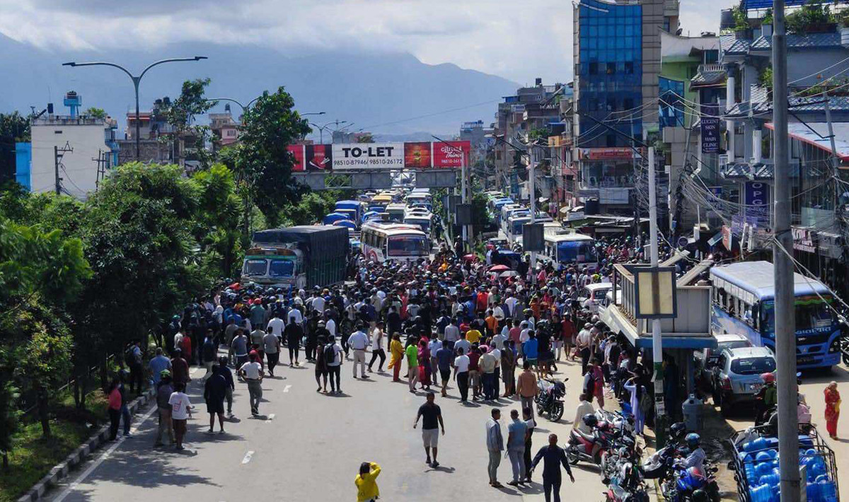 भक्तपुरको गठ्ठाघरमा दुर्घटनापछि स्थिति तनावपूर्ण