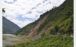 तीन दिनदेखि जयपृथ्वी राजमार्ग अवरुद्ध