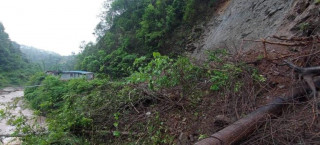 मध्यपहाडी लोकमार्गअन्तर्गत ‘डेउडी-भर्‍याङभुरुङ’ खण्ड अबरुद्ध