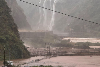 पहिरोमा पुरिएरका चार जना अझै बेपत्ता