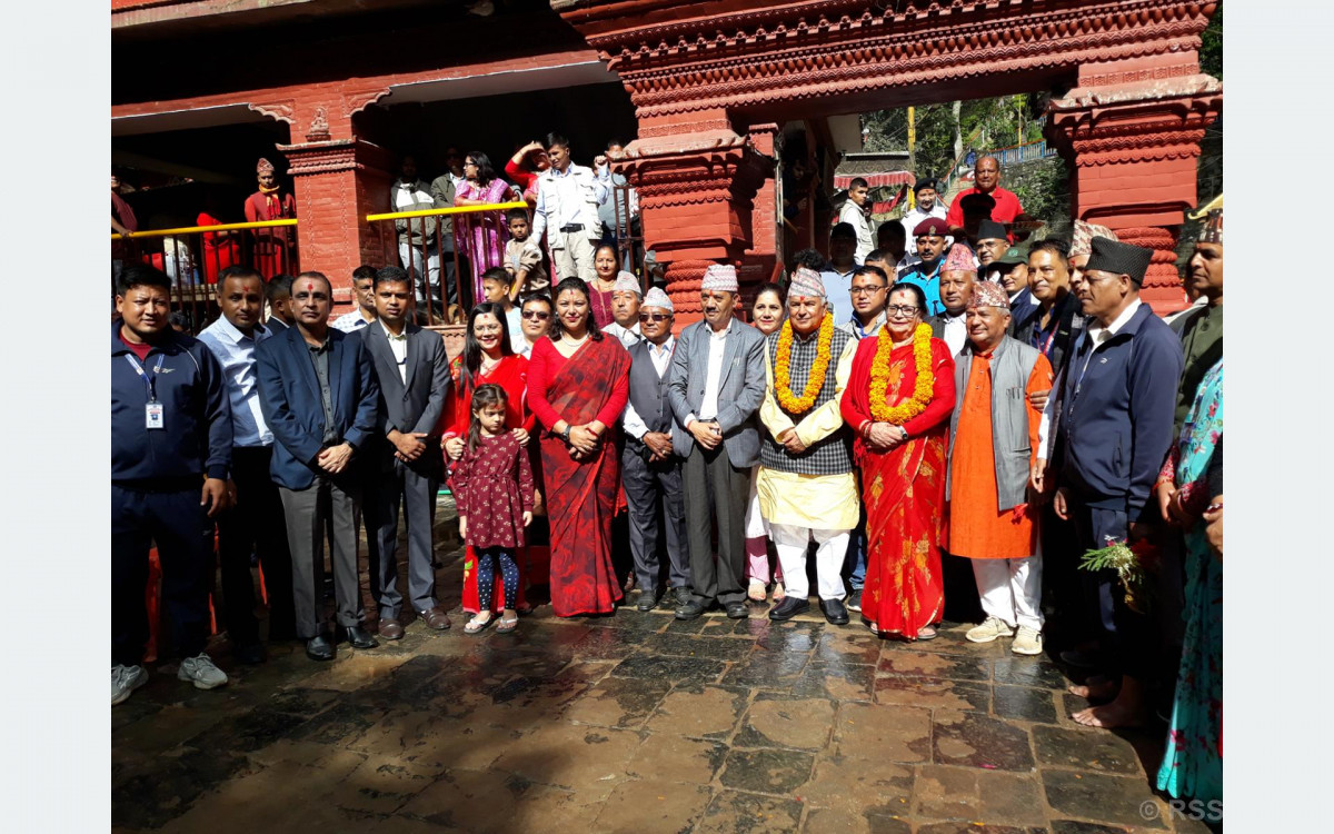 राष्ट्रपतिद्वारा दक्षिणकाली मन्दिरमा पूजाअर्चना