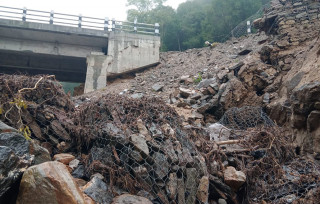 बाढीपहिरोले भोजपुरको लेखर्कमा करोडौँको क्षति