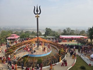 त्रिशुललाई नेपाली सेनाको  सलामी