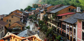 बन्दीपुरमा क्यान्टिलिभर ग्लास स्काइ वाक बन्दै