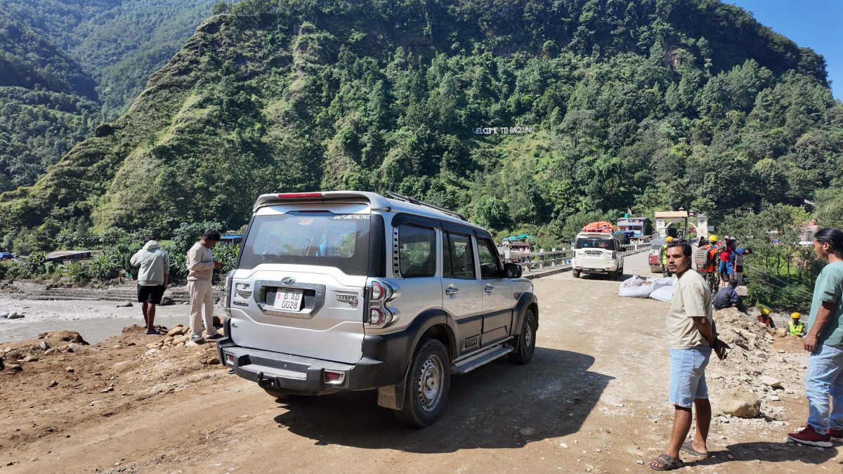 पुलको पहुँचमार्ग बन्योः १५ दिनपछि बागलुङमा सीधा यातायात सञ्चालन